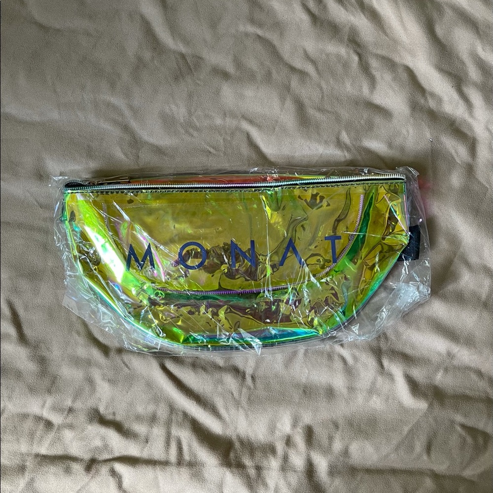 monat fannypack